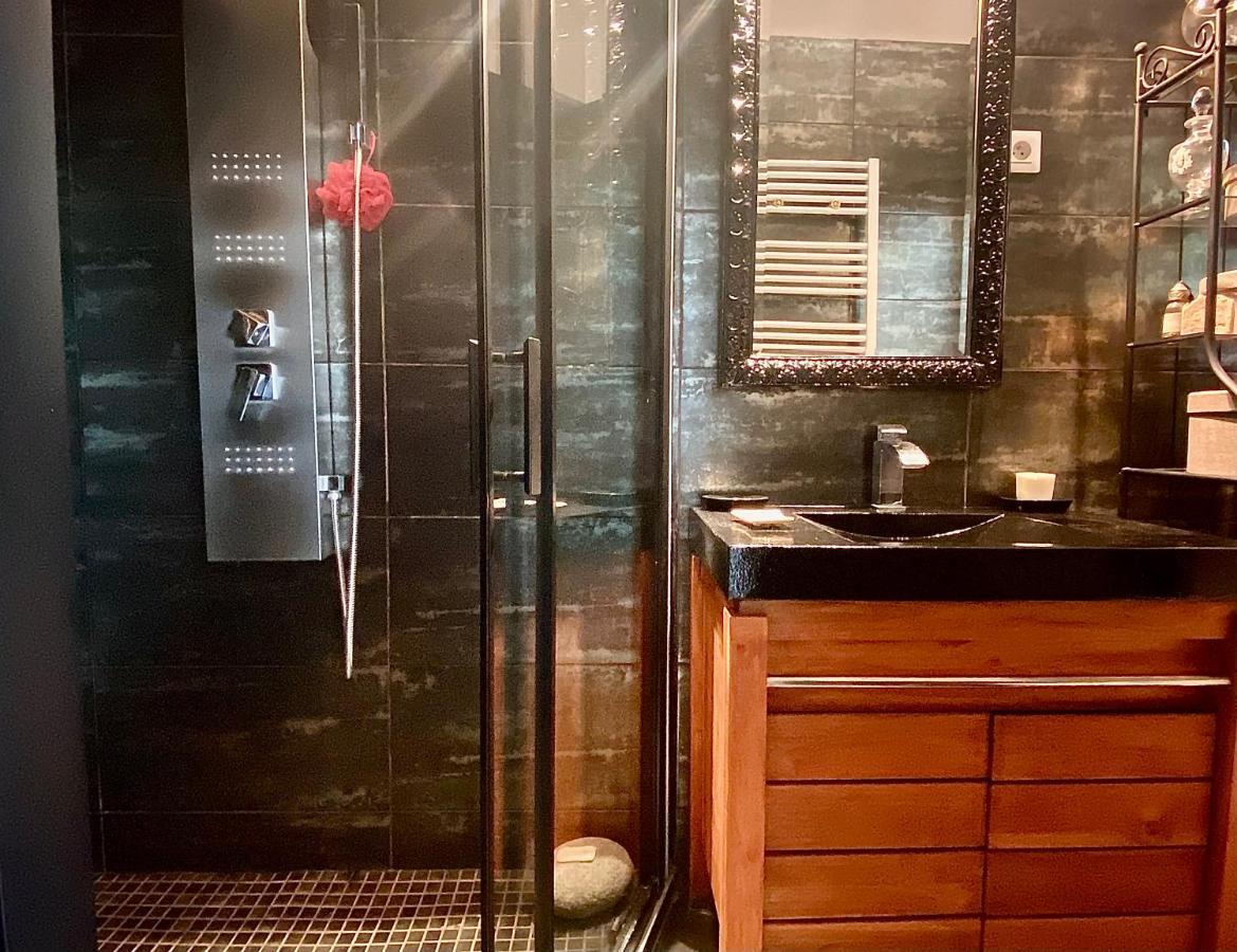 Grand Appartement Haussmanien De Standing Avec Jacuzzi Terrasse Et Parking En Hyper Centre Bordeaux Luaran gambar